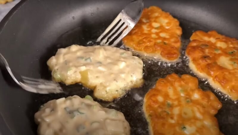 "Спасение дачника" - ленивые пирожки за 5 минут. Вкусный и быстрый рецепт