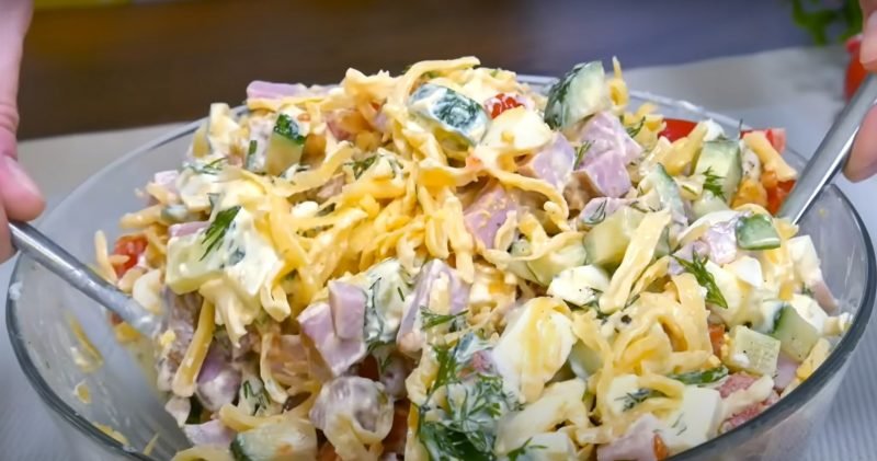 Соседка по даче дала рецепт. Неделю едим и еще хочется: вкусный салат к ужину