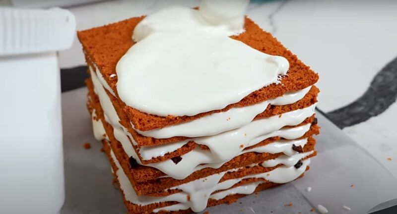 Медовик за 15 минут. Идеальный рецепт вкусного праздничного десерта