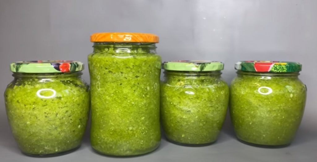 Не аджика, а сокровище. Очень вкусная зеленая аджика «Изумрудная»