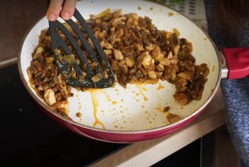 Нереально вкусный пирог "Жульен". Закусочный пирог на любой стол: бесподобное тесто