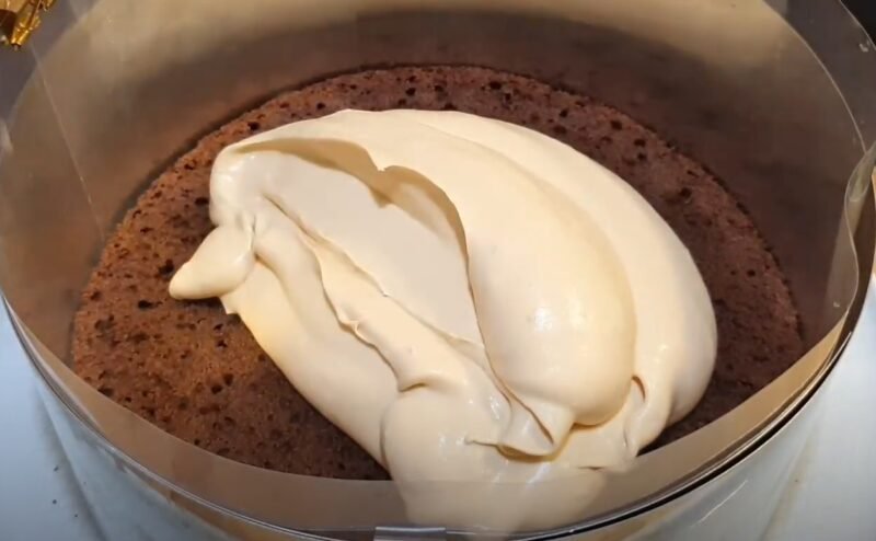 Торт "3 стакана" без весов и миксера. Сочный без пропитки: вкусный десерт на кефире